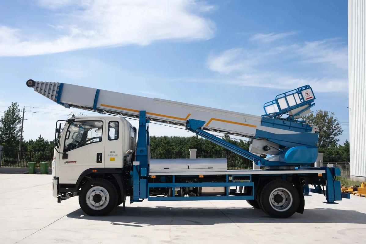 樊城云梯上料车租赁费用