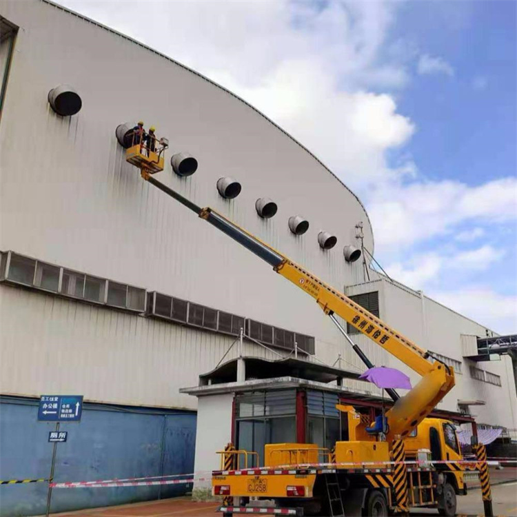 樊城高空作业车出租服务：专业广告牌安装解决方案