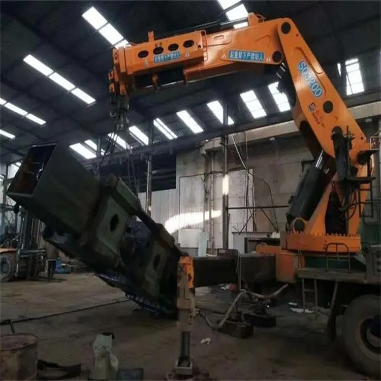 樊城130吨折臂吊车出租吊机租赁附近电话